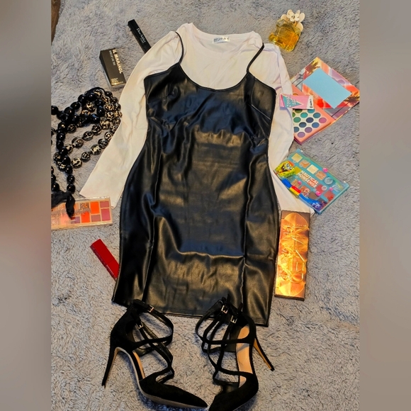 Beautiful 2-piece black dress Size Small - Picture 3 of 4